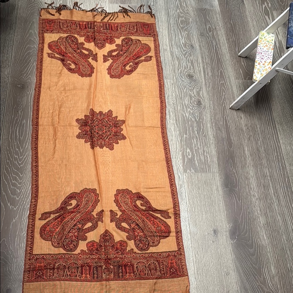 Vintage-Style Paisley Pashmina Shawl – Warm Tan & Red – Fringe Ends